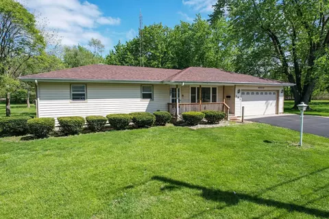 385 S Kankakee St, Coal City, IL 60416