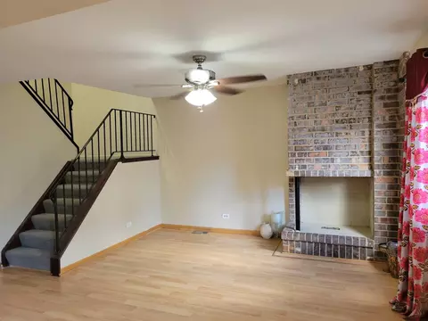 Living - 483 Rustic Dr, Wheeling, IL 60090 photo 2 of 2