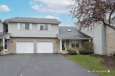 402 S Frontenac St, Aurora, IL 60504