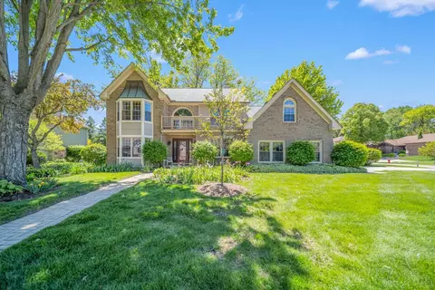 323 Ford Ln, Bartlett, IL 60103