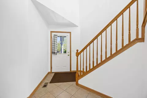 Entry Way - 658 Chestnut Rdg, Minooka, IL 60447 photo 1 of 3