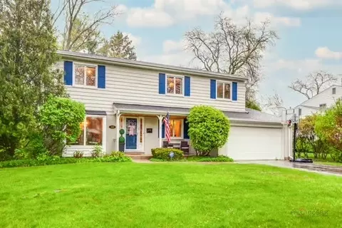 366 Birkdale Rd, Lake Bluff, IL 60044