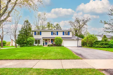 366 Birkdale Rd, Lake Bluff, IL 60044