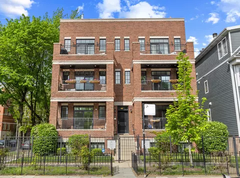 2700 N Wayne Ave #2S, Chicago, IL 60614