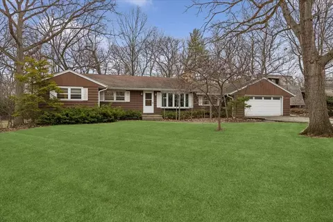 s645 Forest Street, Winfield, IL 60190