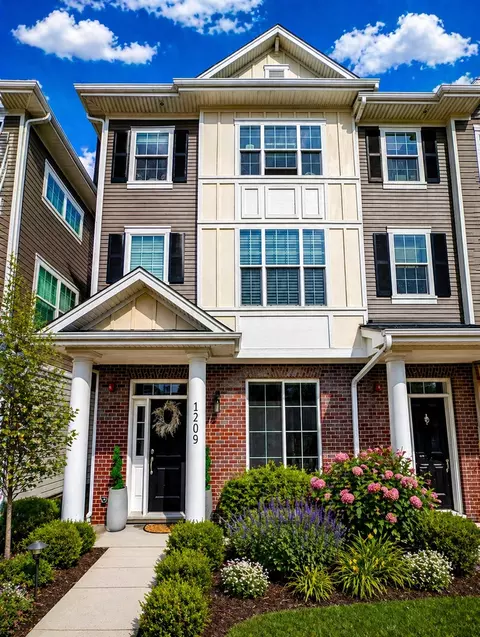 1209 Parker Rd, Glenview, IL 60025