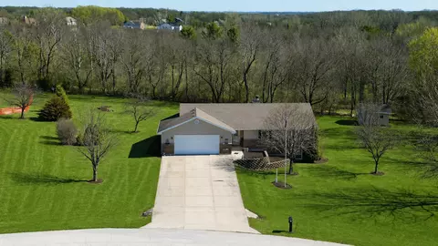 2383 N 4070th Rd, Sheridan, IL 60551