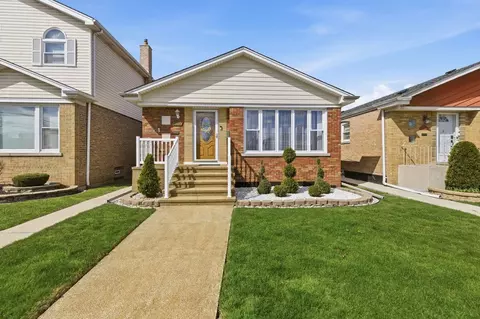 5836 S Mayfield Ave, Chicago, IL 60638