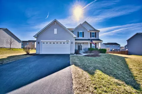 574 Coach Rd, Yorkville, IL 60560