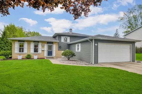 1174 Kent Ct, Wheaton, IL 60189