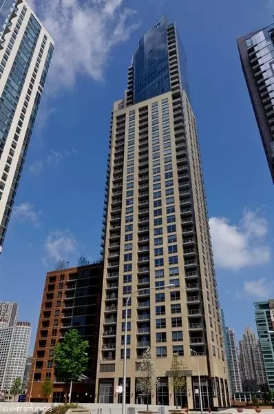 420 E Waterside Dr #2214, Chicago, IL 60601