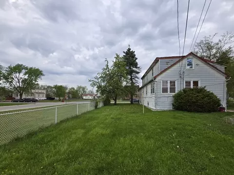 Exterior - 609 E 152nd St, Phoenix, IL 60426 photo 1 of 2