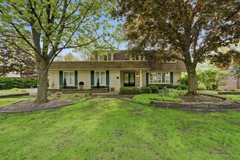 10023 S Wood Ln, Palos Hills, IL 60465