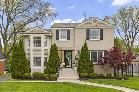 260 Chesterfield Ave, Glen Ellyn, IL 60137