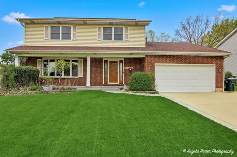 664 Longview Dr, Antioch, IL 60002