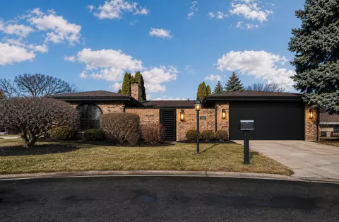 2504 Windsor Ln, Northbrook, IL 60062