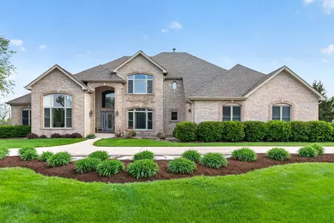 37 W530 Grey Barn Rd, Saint Charles, IL 60175