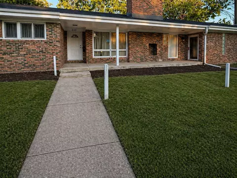 800 Elm St, Flossmoor, IL 60422