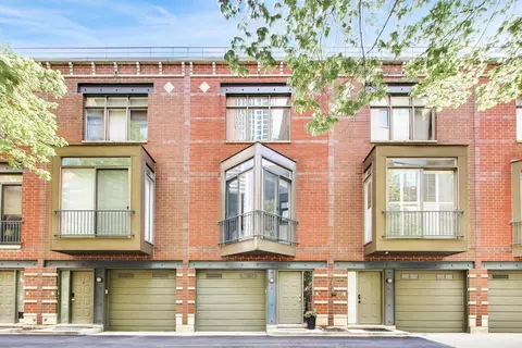 320 N Clinton St #D, Chicago, IL 60661