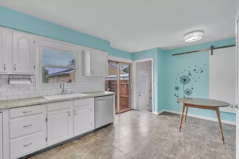 Kitchen - 603 12th Ave, Hampton, IL 61256 photo 3 of 3