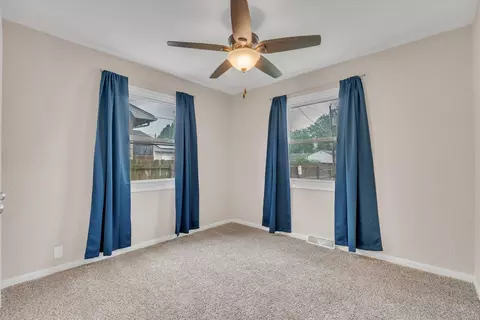 Bedroom - 603 12th Ave, Hampton, IL 61256 photo 1 of 8