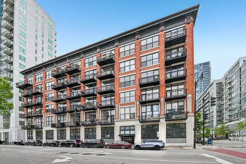 1601 S Michigan Ave #107, Chicago, IL 60616