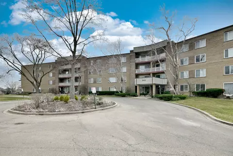945 E Kenilworth Ave #312, Palatine, IL 60074