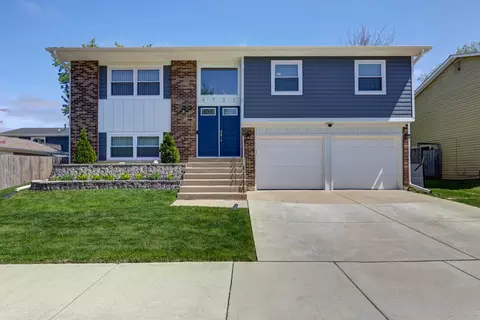 4721 Huntington Blvd, Hoffman Estates, IL 60192