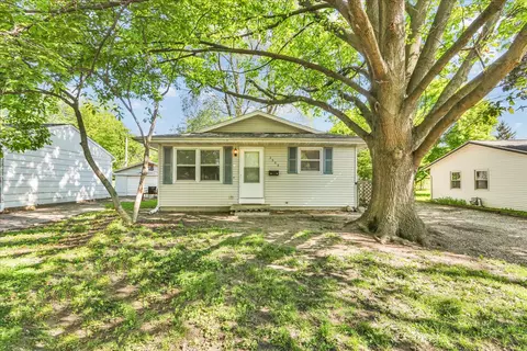 2308 Lantern Hill Dr, Urbana, IL 61802