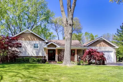 15352 W Cherrywood Ln, Libertyville, IL 60048