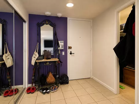 Entry Way - 175 E Delaware Pl #5604, Chicago, IL 60611 photo 1 of 2