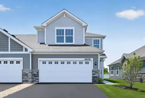 4209 Meadowridge Rd, Woodstock, IL 60098