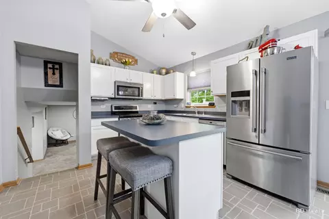 Kitchen - 25606 S Jonquil Ln, Monee, IL 60449 photo 2 of 4