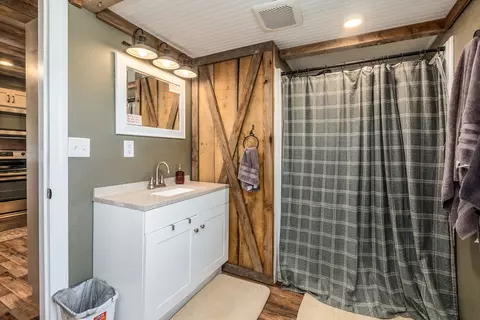 Bath - 13988 Tower Rd, Richview, IL 62877 photo 2 of 2