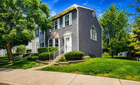 1236 Alexandria Ct, Geneva, IL 60134