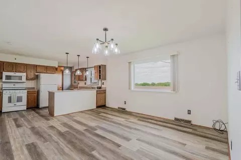 Living - 200 W Winslow St, Danvers, IL 61732 photo 3 of 4