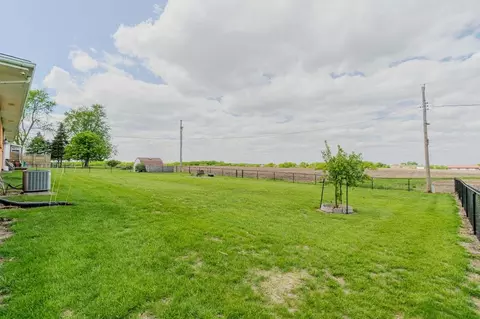 Exterior - 200 W Winslow St, Danvers, IL 61732 photo 3 of 5