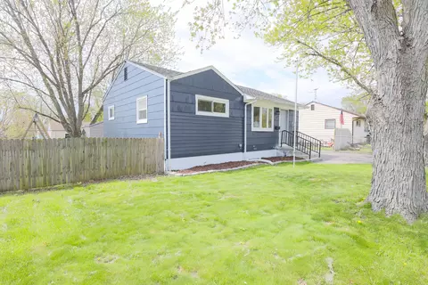 1733 Ballentine St, Waukegan, IL 60087