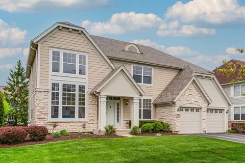 258 Colonial Dr, Vernon Hills, IL 60061