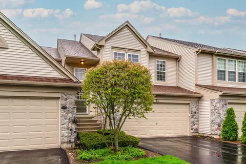 71 W Chatham Ln #19-2, Round Lake, IL 60073