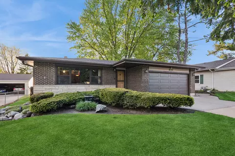 1020 Valewood Dr, Bartlett, IL 60103