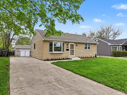 218 N Louis St, Mount Prospect, IL 60056