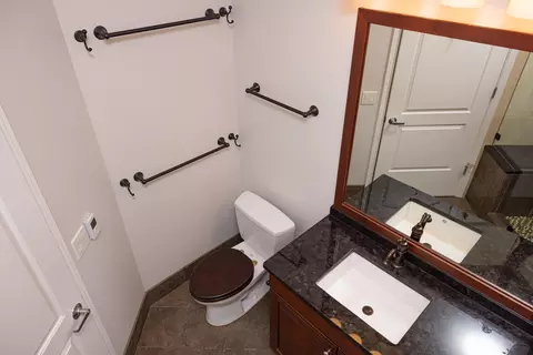 Bath - 420 E Waterside Dr #4114, Chicago, IL 60601 photo 8 of 10