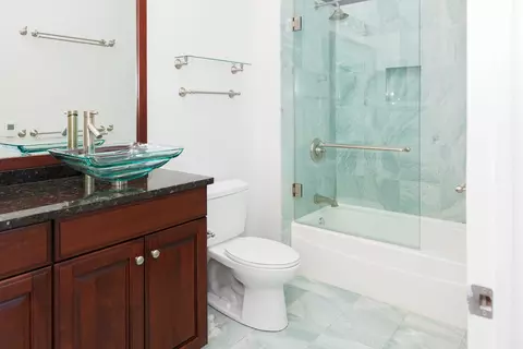 Bath - 420 E Waterside Dr #4114, Chicago, IL 60601 photo 5 of 10