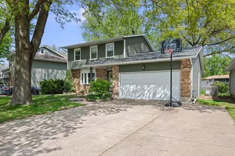 3005 N Pine St, Davenport, IA 52804