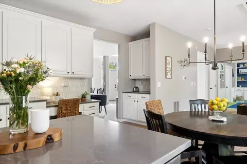 Kitchen - 340 Tenby Way, Algonquin, IL 60102 photo 4 of 4