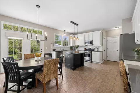Kitchen - 340 Tenby Way, Algonquin, IL 60102 photo 1 of 4