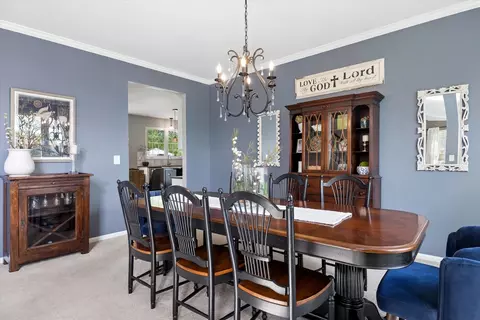 Dining - 340 Tenby Way, Algonquin, IL 60102 photo 2 of 2