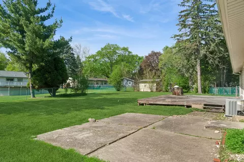 2302 Theda Ln, Rolling Meadows, IL 60008 photo 12