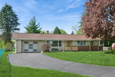 2302 Theda Ln, Rolling Meadows, IL 60008 photo 2